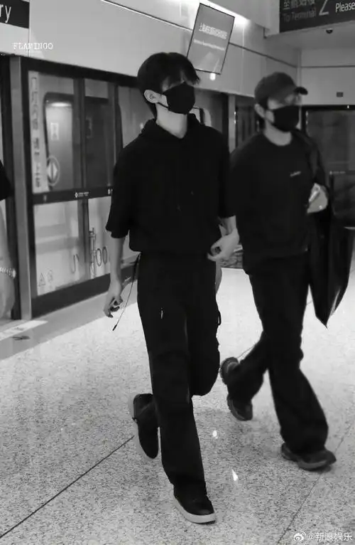 易烊千玺跑出了爱心头##易烊千玺手上的青筋好性感##易烊千玺机