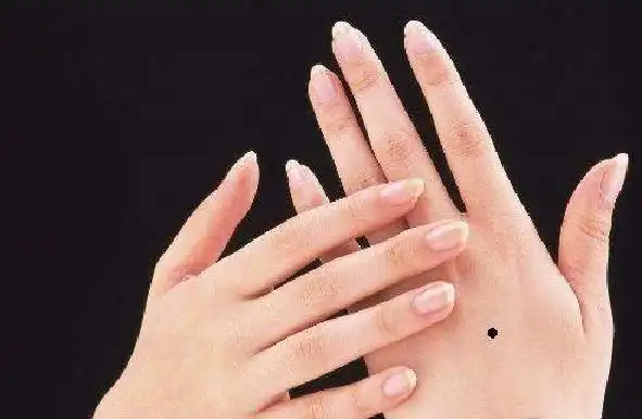 手背上有痣有什么讲究?能带来好运吗?_日历163