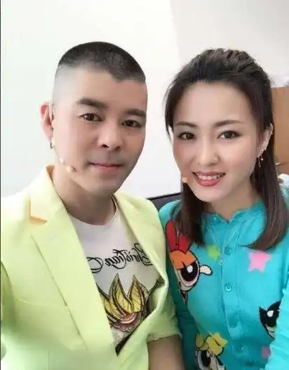 "李大国的扮演者王小虎,与张娜的扮演者张可,被认为是赵本山众徒弟中