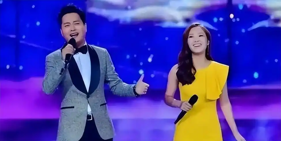 她是云飞前妻,老公星光大道成名后与她离婚,如今独自带女儿生活