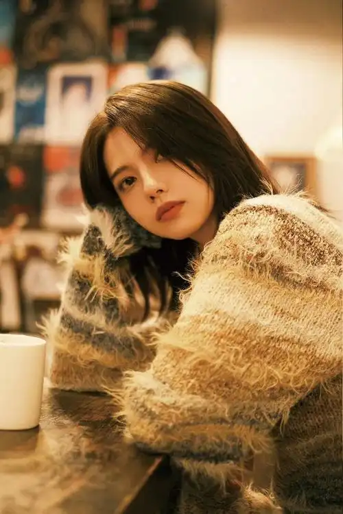 我的天啦,@姜珮瑶 这套胶片写真太好看了……__财经头条