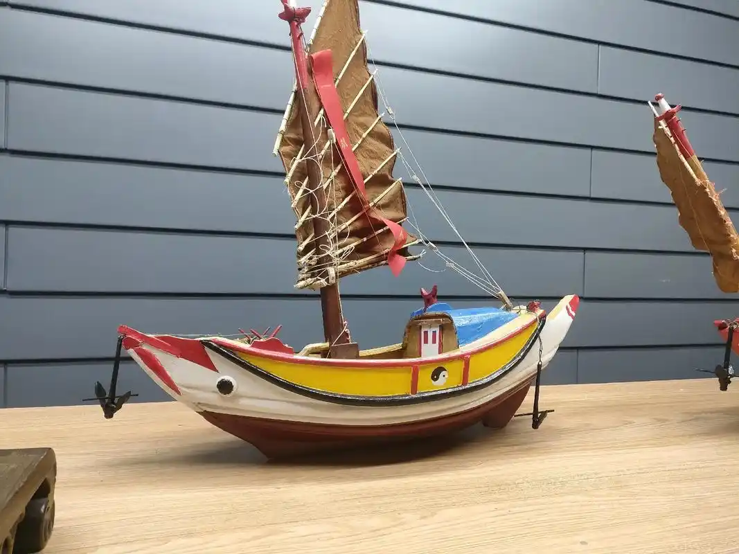 传统手艺人纯手工打造古代木帆船工艺品太漂亮了