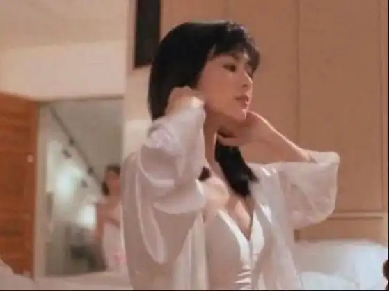 关之琳巅峰时期有多绝看她的泳衣照才知道刘銮雄的快乐