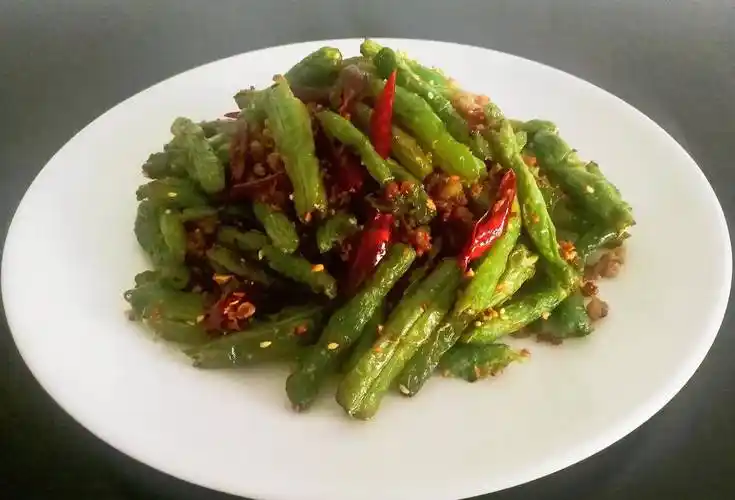 厨艺当家热菜烹饪技法之(3)干炒-干煸四季豆_备用_原料_菜品