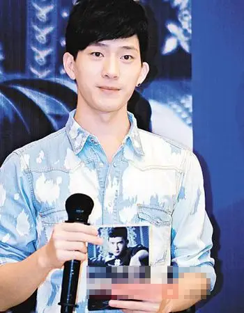 井柏然发型叫什么 井柏然发型图片及介绍(2)