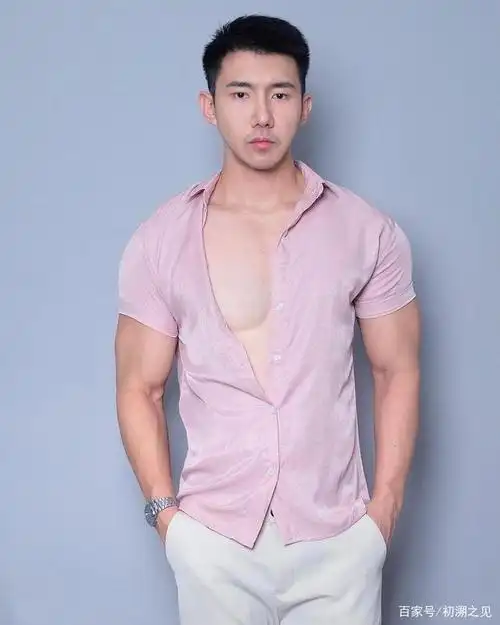 男模携帅气颜值和精壮肌肉来袭,不知是不是你心中的男神?