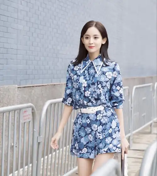 古力娜扎微博纽约时装周明星同款五分袖雪纺碎花花朵衬衫连衣裤夏