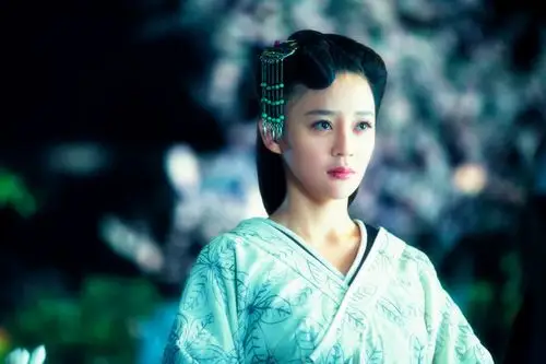 袁珊珊《王的女人》花絮美照 楚楚动人(图)