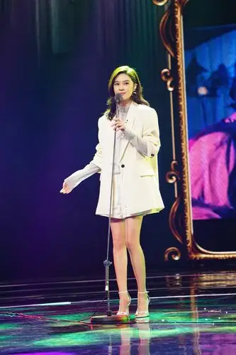 郁可唯一人分饰两角配音《西游记》 展声音竞演魅力