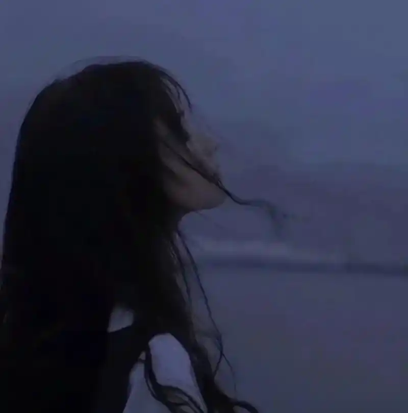 伤感头像女生真人7815