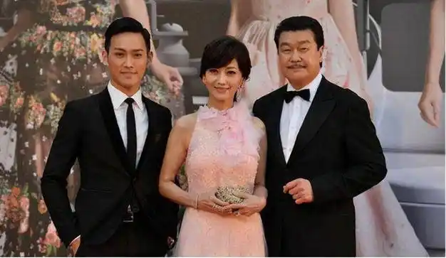 赵雅芝70大寿照片曝光,丈夫罕见露面,无美颜下的她竟大变样|叶童|娱乐