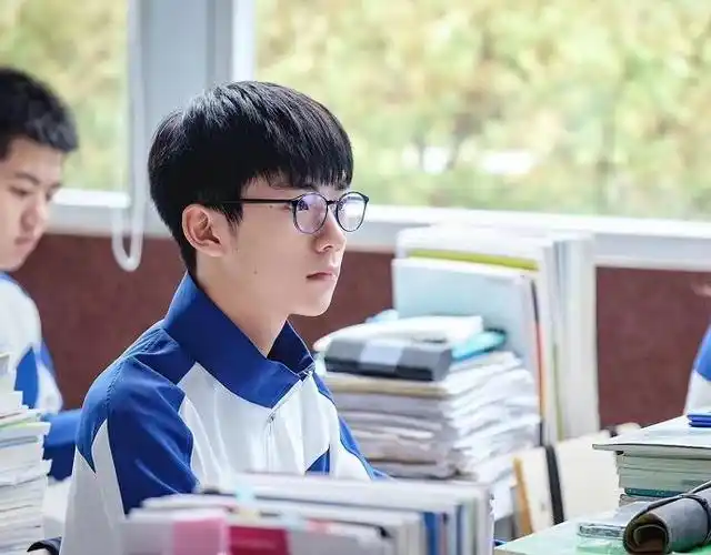 学霸林磊儿在电视剧里面林磊儿是一个学霸,考试的排