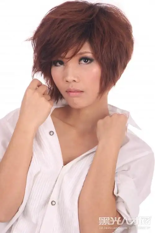 > 杨晓丽求职化妆师