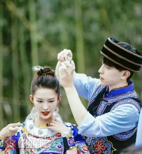 邓伦自爆喜欢李沁真的吗 邓伦和李沁是什么关系图片