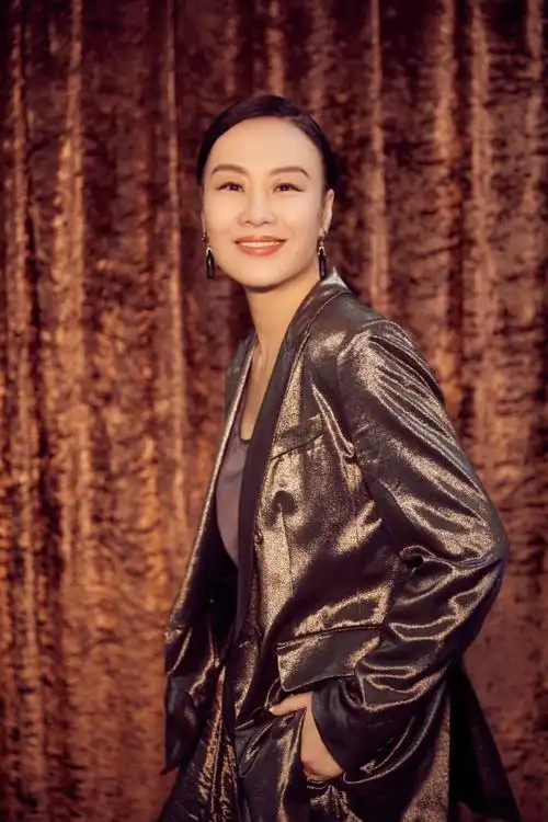 专访邬君梅:我不是个严厉的人 做演员要不断突破自己