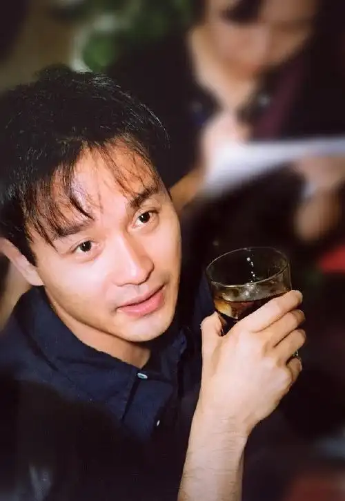 张国荣 leslie cheung的图片