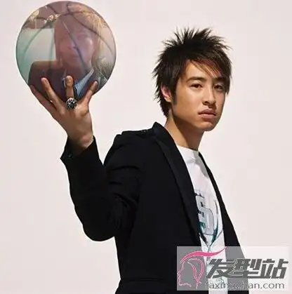 男生毛刺发型一款帅炸的男生短发