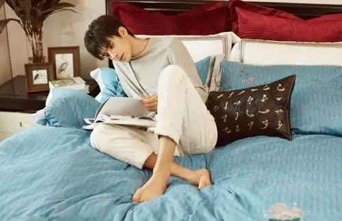 各明星手写字为武汉加油宋威龙字体被赞好看肖战不愧是设计师出身