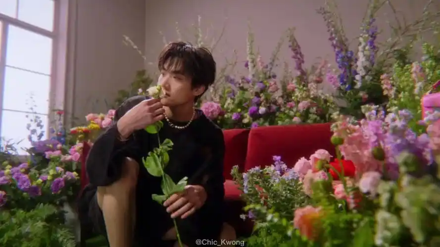 周柯宇超话#唯爱表白#@into1-周柯宇valentino7015into1|唯爱表白