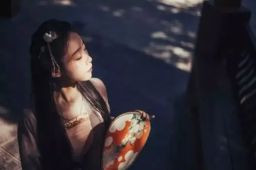 这个充满仙气的小姐姐却画出惊艳了数万人的古风插画