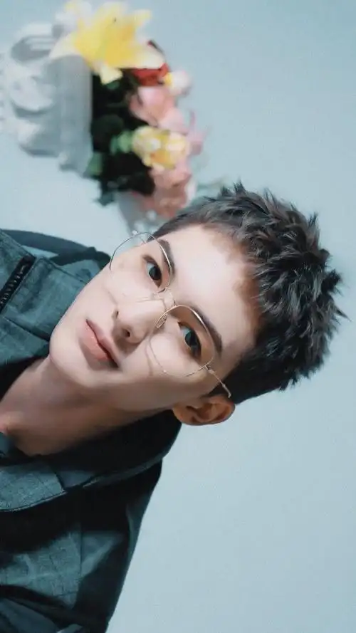 能驾驭寸头的神颜#那必须都来康康朱正廷的寸头吧!