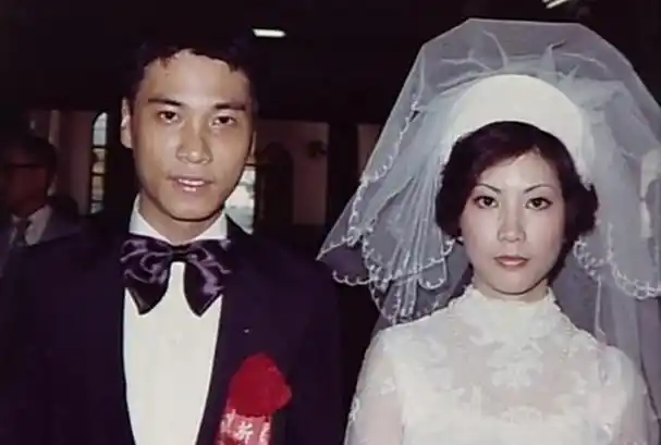 吴孟达病逝两年了,再看妻子侯珊燕的选择,才知道达叔有多聪明