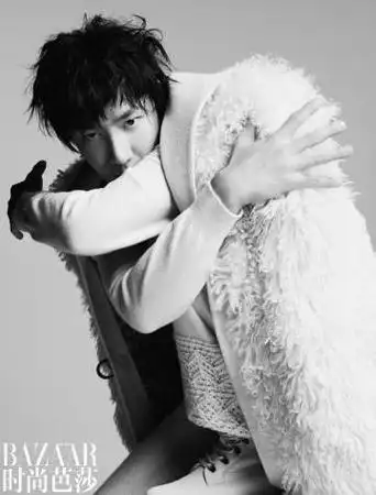 王一博时尚芭莎2024开年刊封面##王一博素颜大片