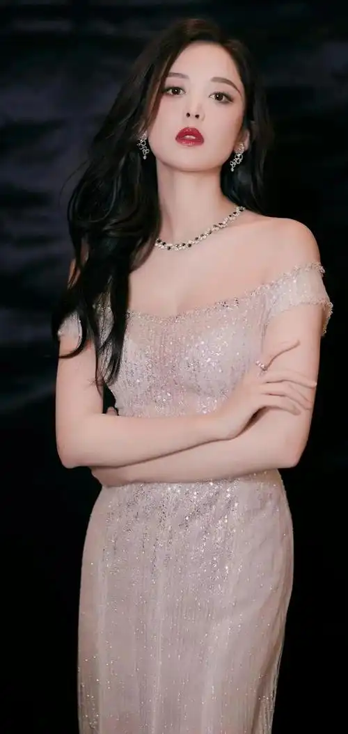 美女壁纸第879期—古力娜扎