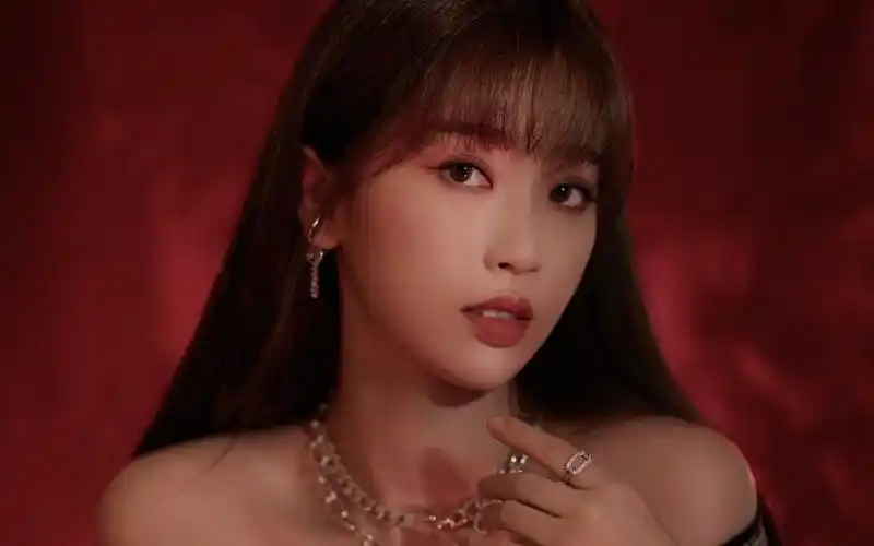 虞书欣写真壁纸-美女壁纸-高清美女图片-第4图-娟娟壁纸