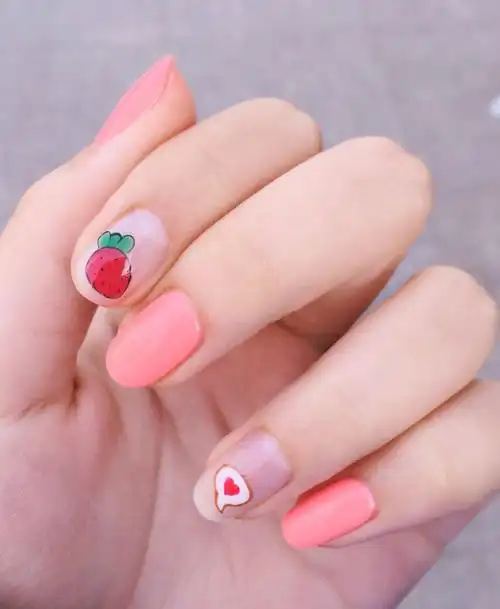 美甲 夏天可爱风 草莓