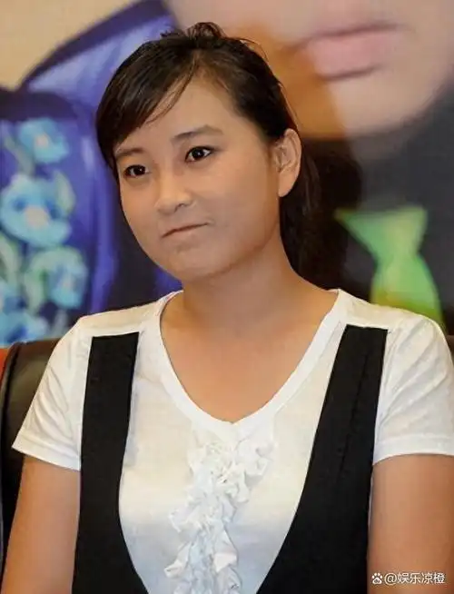 喜剧界一姐贾玲:传言已"怀孕生子",如今41岁越活越年轻