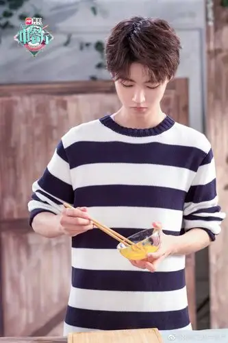 王俊凯新闻180703中餐厅第二季王俊凯花絮照释出干净美好的邻家少年