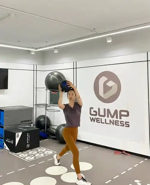 白百何晒体脂表身高体重曝光 素颜健身大秀好身材