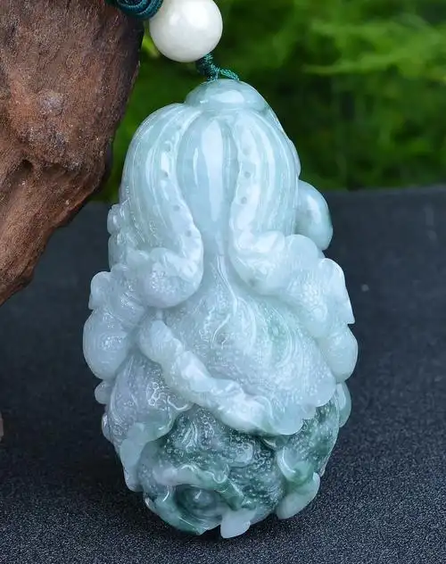 天然飘花翡翠白菜手把件
