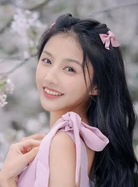 张翰前女友个顶个漂亮,虽然情史乱但人真的仗义