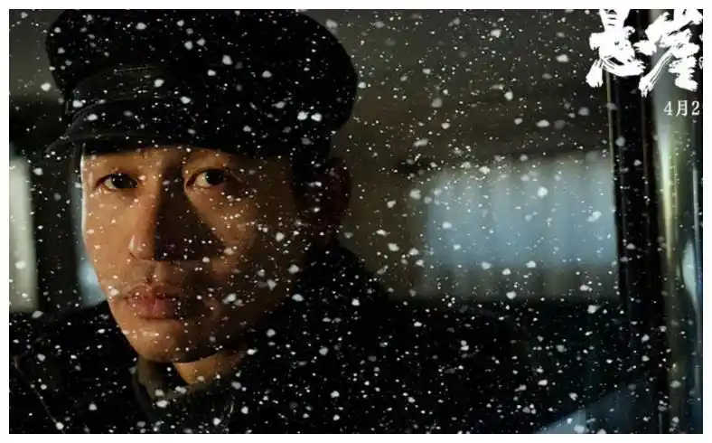 电影悬崖之上朱亚文知道枪有问题因为枪被搜走