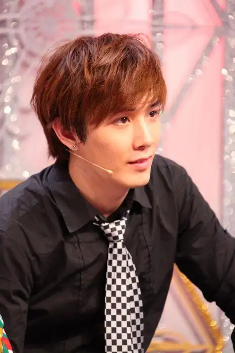 李承铉时尚照片