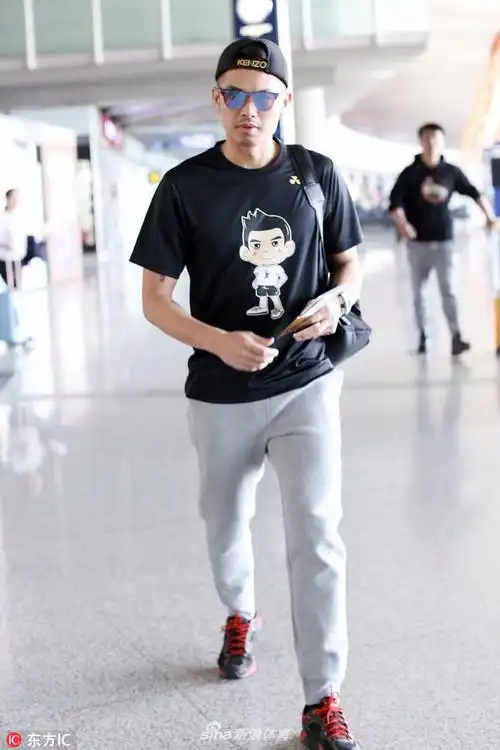 林丹黑tee 运动裤型男潮范