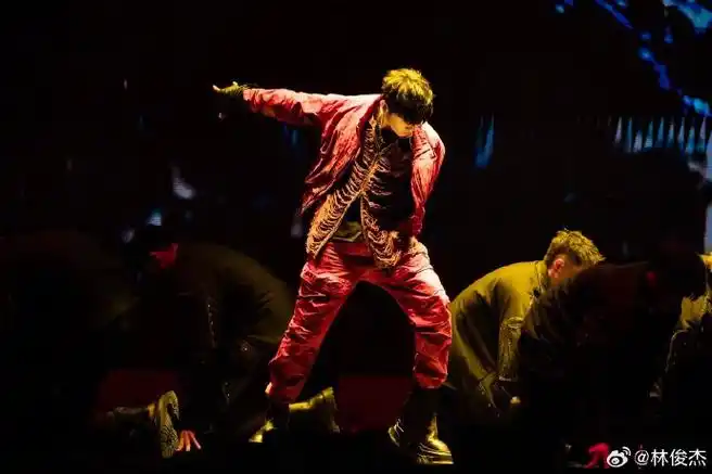 林俊杰jj20世界巡回演唱会##jj20andbeyond##在林俊杰演唱会重拾快乐