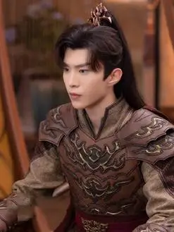 秦烈(范丞丞饰演)