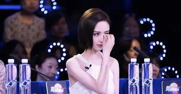 佟丽娅首聊离婚后现状感叹我要把7岁儿子从姥姥家接到身边