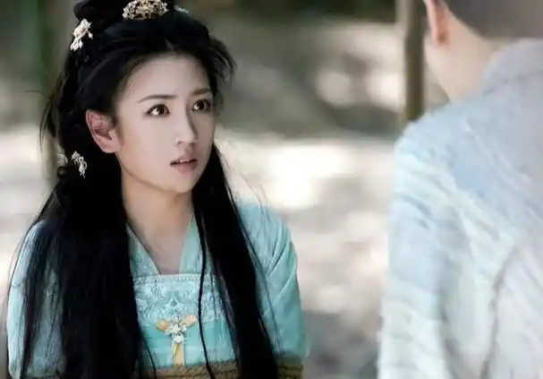 阿念代露娃长相思爆火竟约杨紫团建被拒网友真相太妙