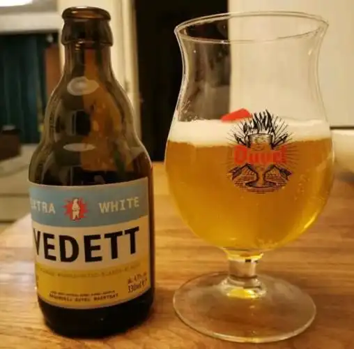 喝比利时小麦啤,除了精酿入门的福佳白,还有白熊啤酒是一定要尝的,其