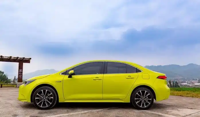 雷凌提车作业骚气柠檬黄雷凌18h混合动力运动版细节分享