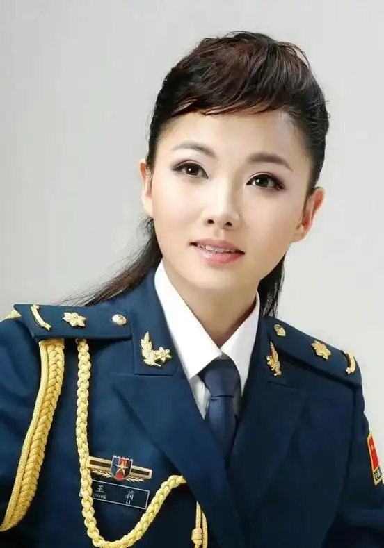 王莉:甜美女歌手背后的情感历程与人生抉择 王莉,一位甜美女歌手,凭借