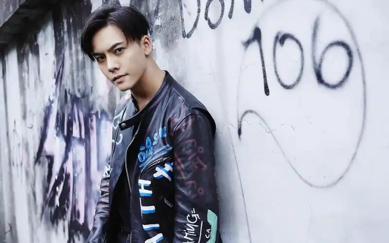 人气偶像陈伟霆时尚帅气写真图片桌面壁纸高清大图预览1920x1200_港台