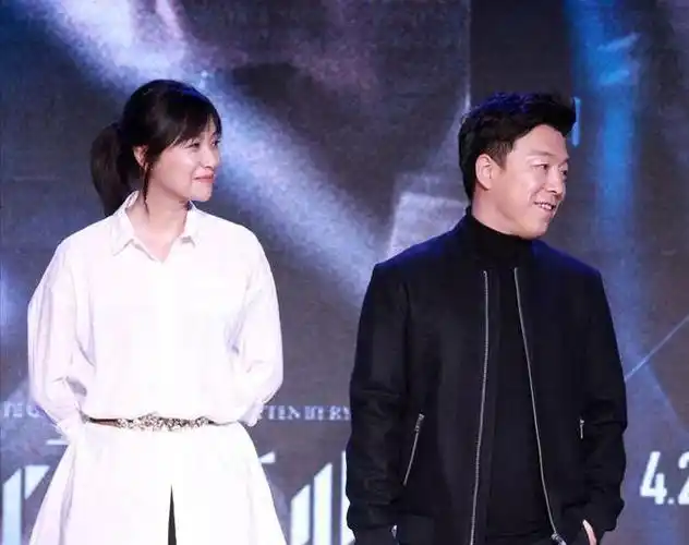 黄渤:被林志玲公开示爱,成名后与素人妻子结婚,两人恩爱至今!