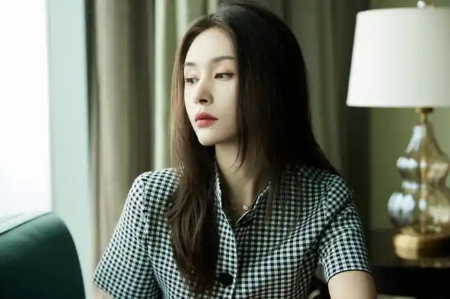 路人镜头下的王子文##王子文成都活动状态