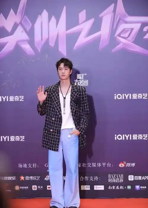 25娱乐瓜:王一博任嘉伦张颂文刘诗诗金晨宋轶许凯景甜王鹤棣_造型