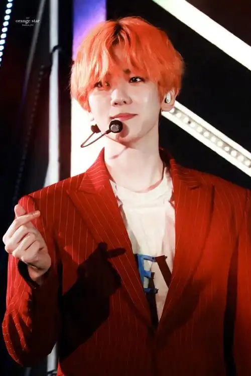 边伯贤wkorea三月刊封面